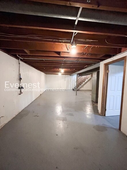 Building Photo - 1359 Cove Ln