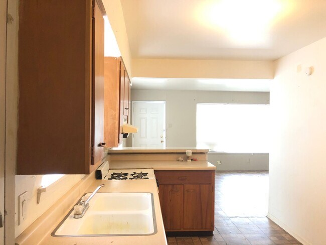 Building Photo - Duplex