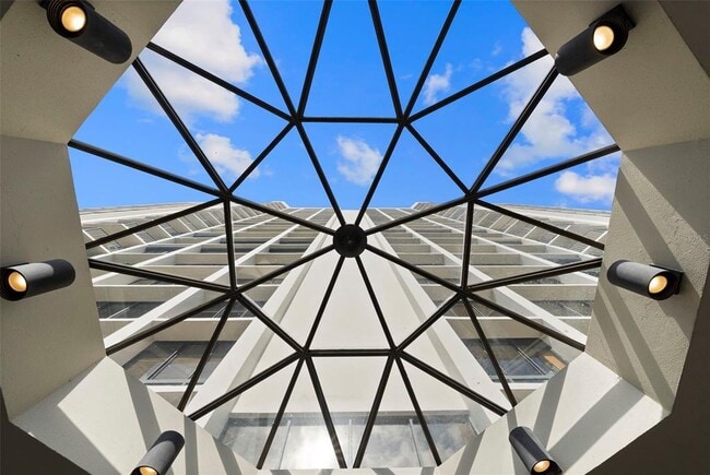 Building Photo - 3301 Bayshore Blvd