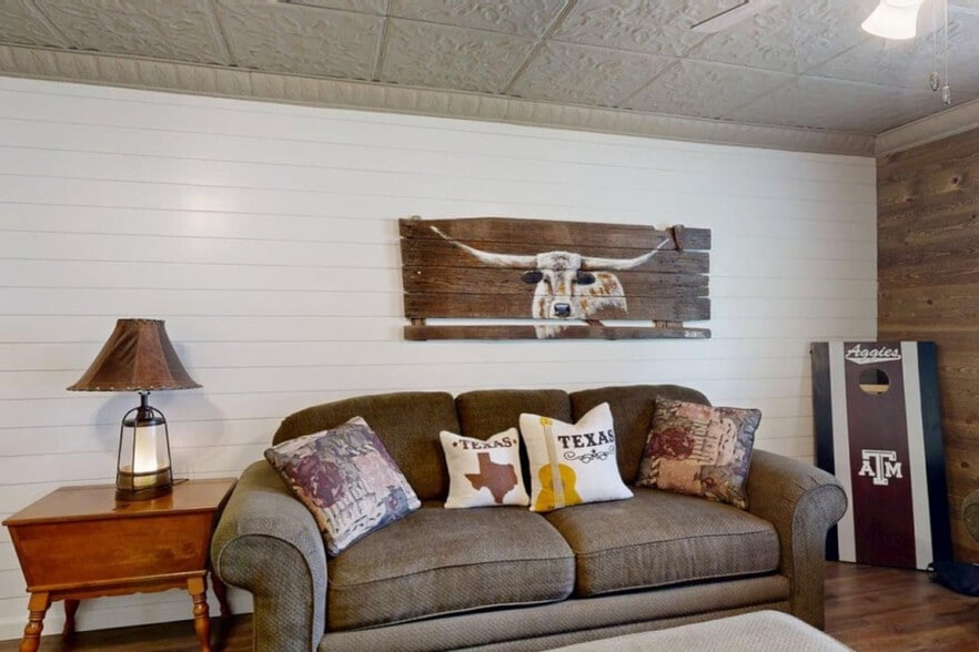 Building Photo - 3004 Red Robin Loop