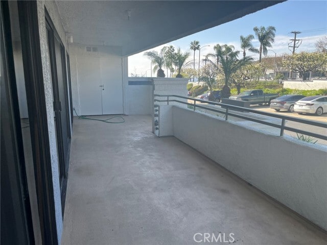 Building Photo - 220 Nice Ln