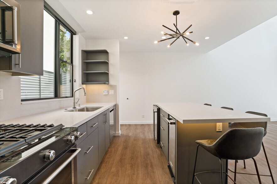 Building Photo - 10393 Tag Ln