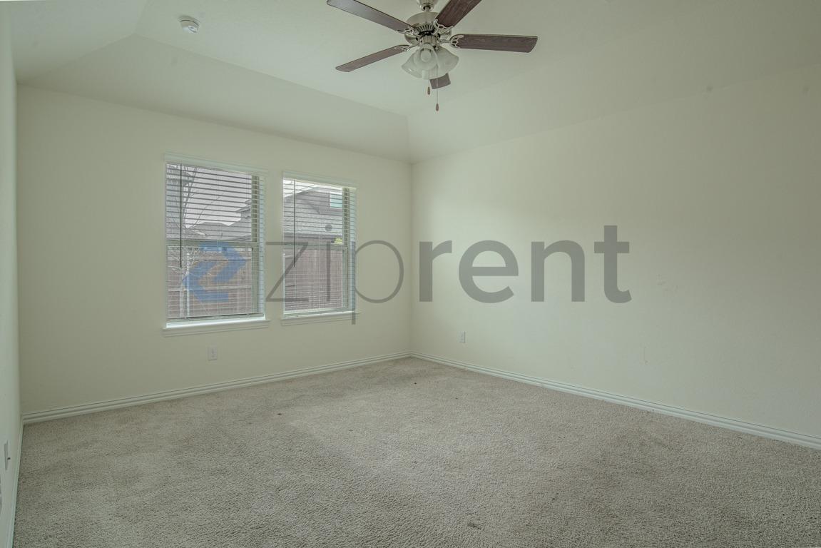 Building Photo - Unit