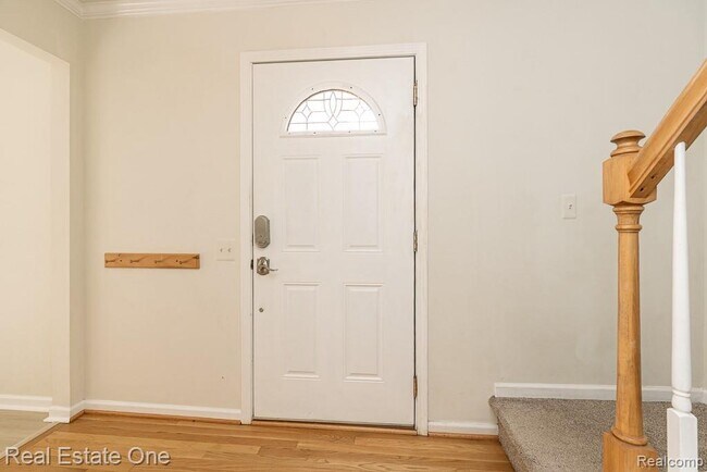 Building Photo - 619 Whitney Dr