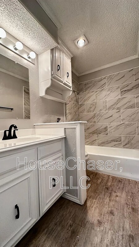 Building Photo - 611 Ironton Ave