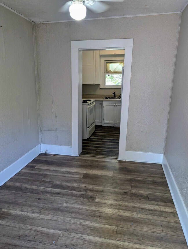 904 N Sherman St 904 N Sherman St Ennis TX 75119 Apartment Finder