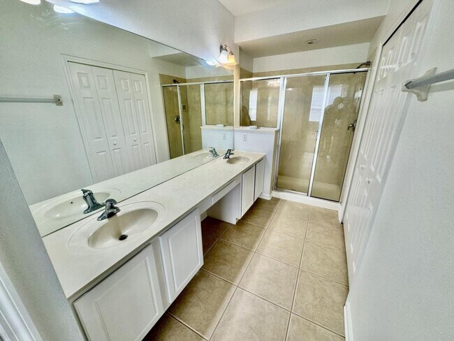 Building Photo - 6462 Cantua Ln