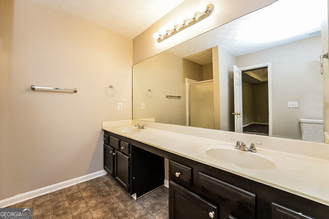 Building Photo - 915 Eagle Pointe Dr NW
