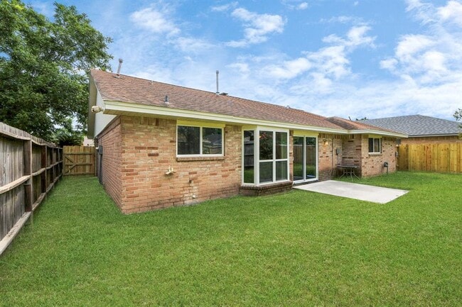 Building Photo - 4015 Lufborough Dr