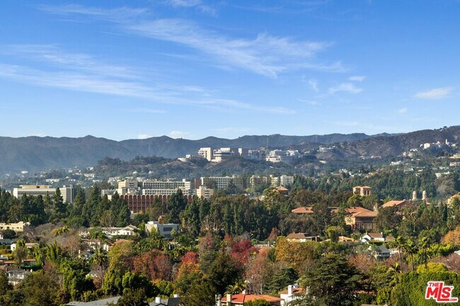 Building Photo - 875 Comstock Ave