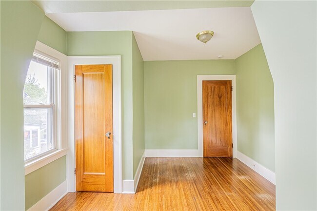 Building Photo - 54 Seminole Way