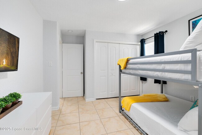 Building Photo - 1029 Park Dr