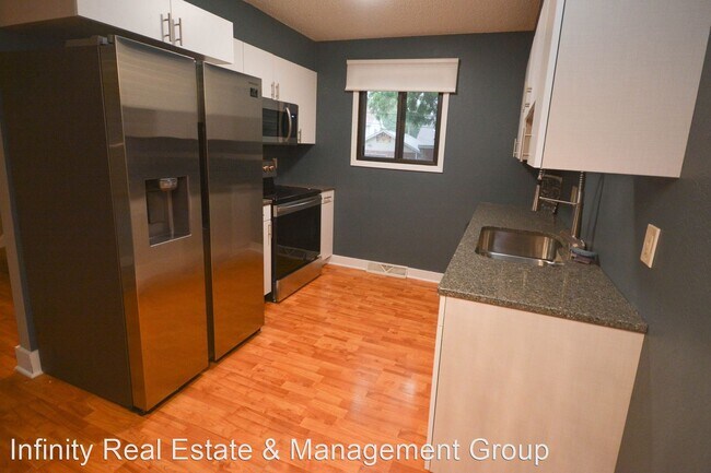 Building Photo - 3 br, 2 bath House - 1221 1st St SW #300