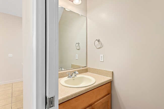 Building Photo - 33 Courtyard Way