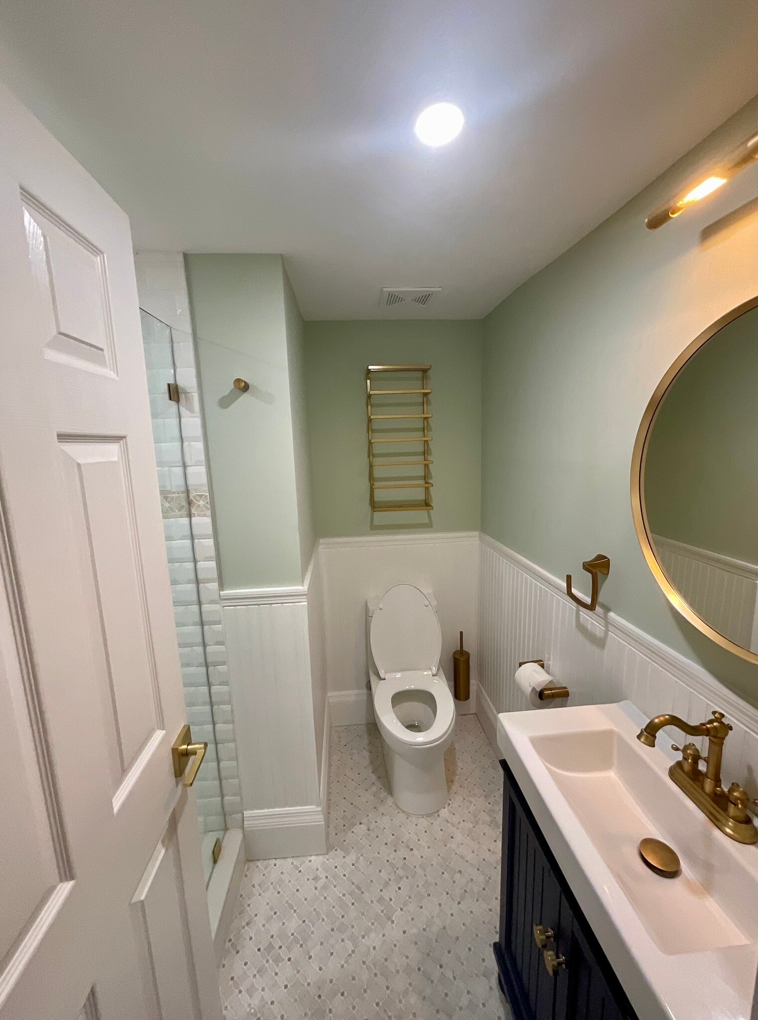 Barthroom - 400 Simonton St