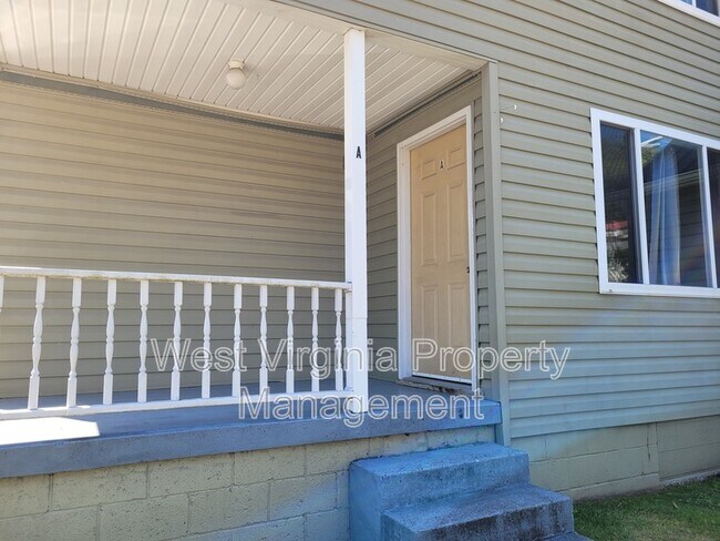 Building Photo - 114 Barber Ln