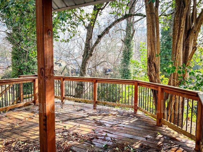 Building Photo - 771 Maple St