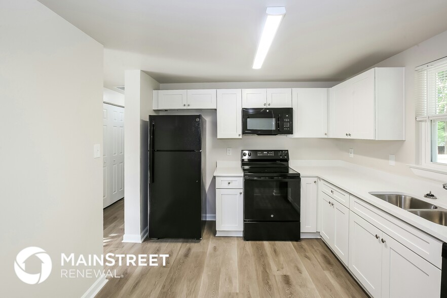 Building Photo - 5013 Split Oak Dr
