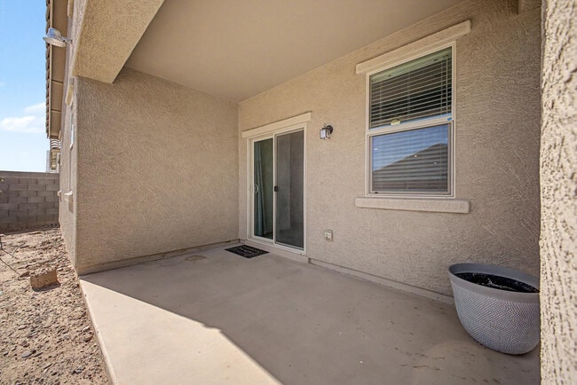 Building Photo - 10519 W Atlantis Wy