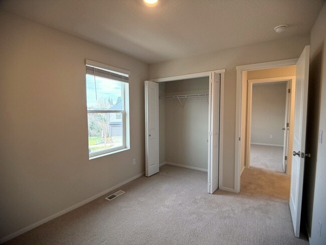 Building Photo - 2945 N 3rd Way