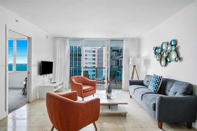 Building Photo - 5101 Collins Ave