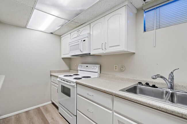 Building Photo - 2980 S 1500 E