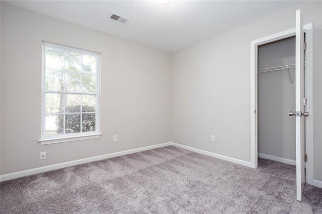Building Photo - 3176 Macedonia Station Dr SW