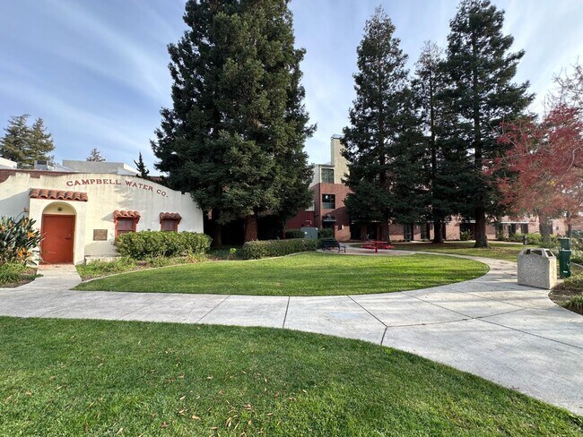 Building Photo - 116 S 1st St