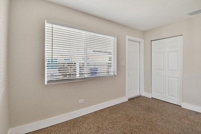 Building Photo - 58 W 27th St