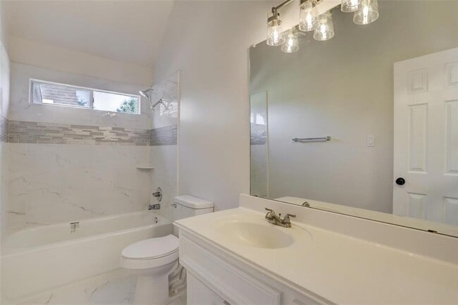 Building Photo - 5519 Bridlewood Dr