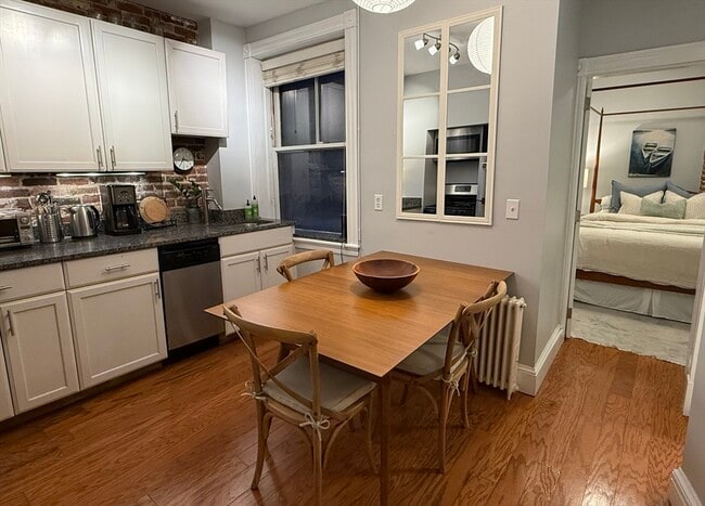 Building Photo - 59 Myrtle St