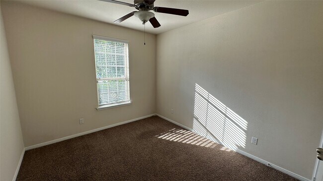 Building Photo - 14046 Sand Ridge Crossing