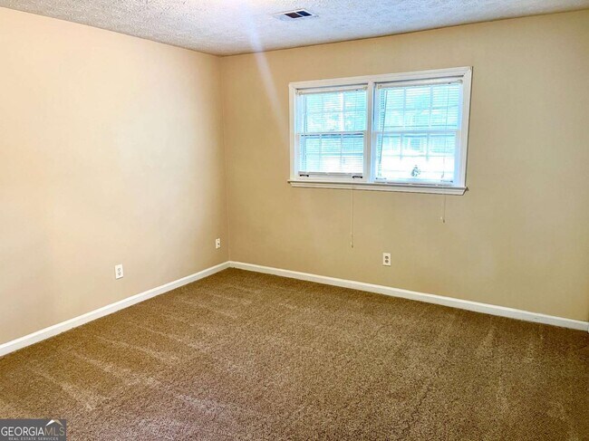 Building Photo - 155 Hunters Walk