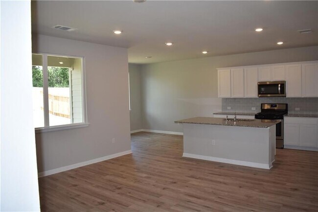 Building Photo - 145 Arrowhead Vine St