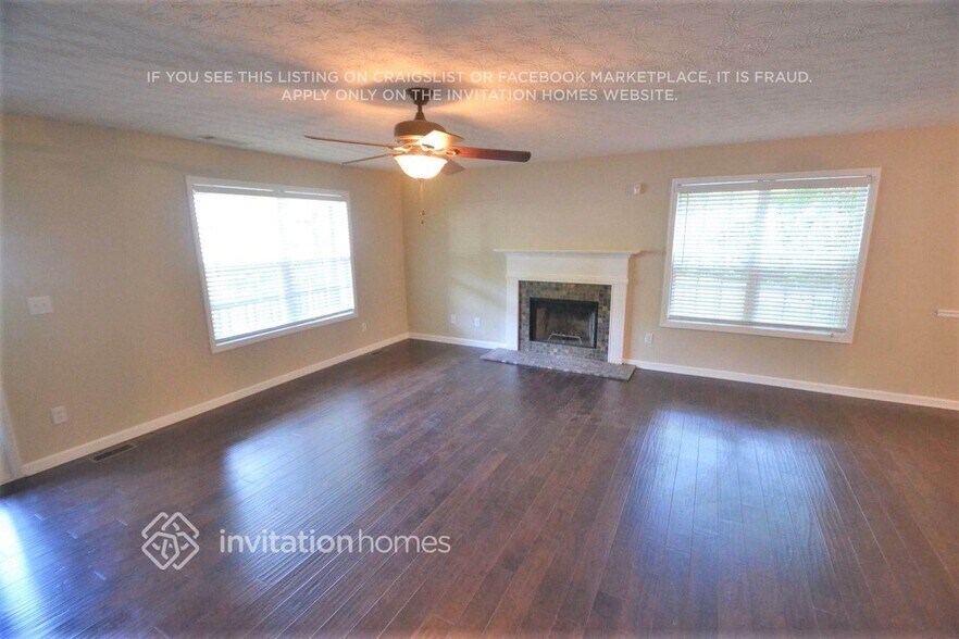 Building Photo - 2585 Hidden Creek Dr SW