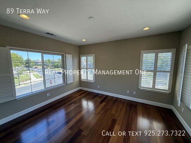 Building Photo - 89 Terra Way