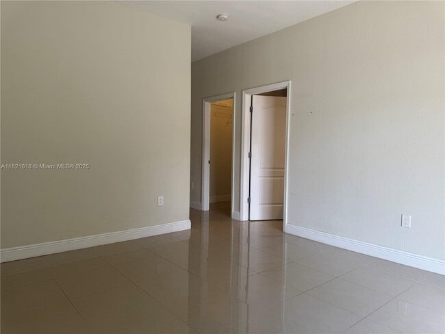 Building Photo - 798 NE 43rd St