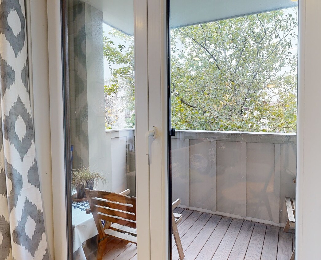 Building Photo - 164 Hampshire St