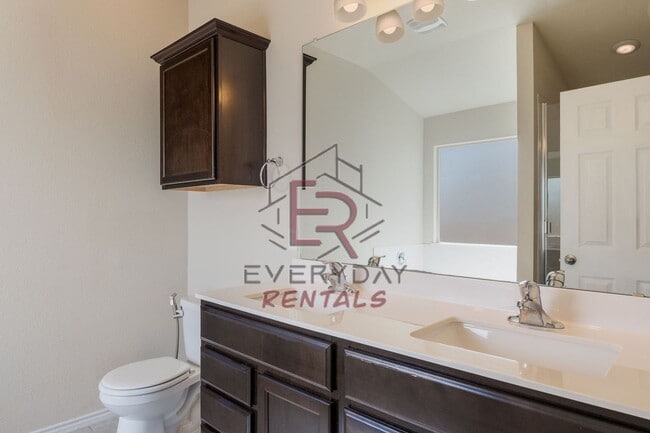 Building Photo - 2004 Mallard Ct