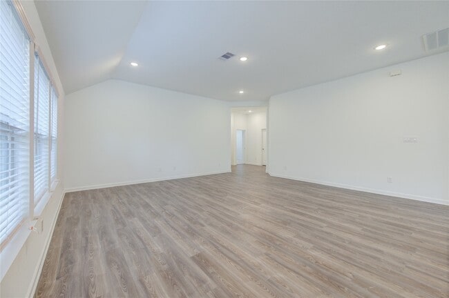 Building Photo - 5419 Tourmaline Wy