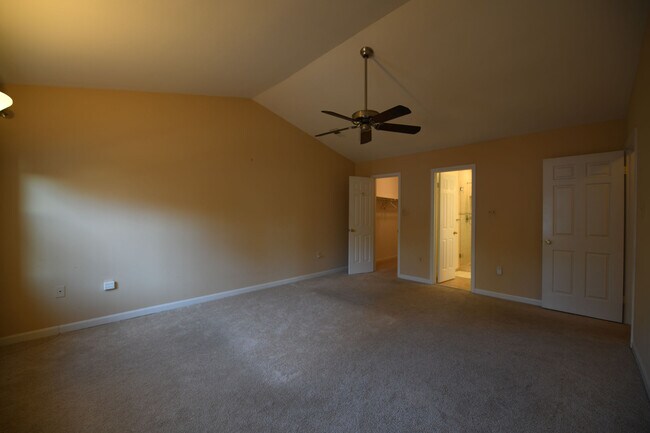 Building Photo - Gorgeous 4 BR 2+2 Baths Colonial - Finished Walk-Out Basement and Car Garage