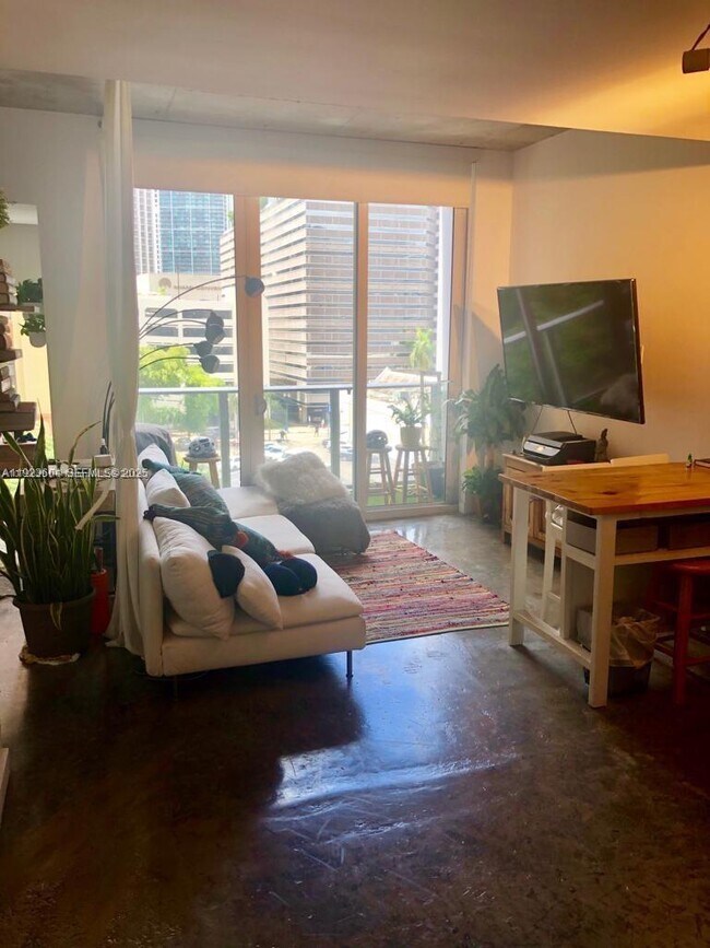 Building Photo - 151 SE 1st St