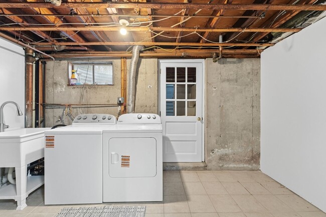 Building Photo - 38 Juniper Ln