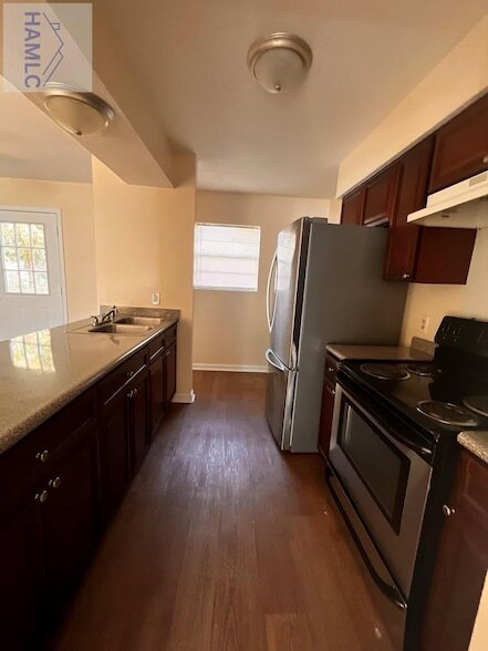 Building Photo - 928 Greenbriar Trial