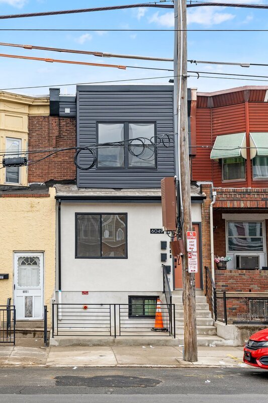 Building Photo - 6049 Elmwood Ave