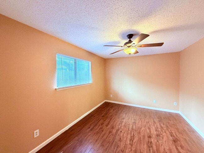 Building Photo - 6503 Columbia Oaks Ct