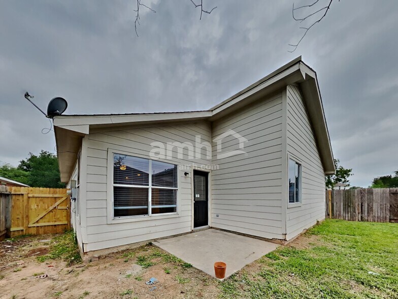 Building Photo - 4922 Kasos Isle Dr