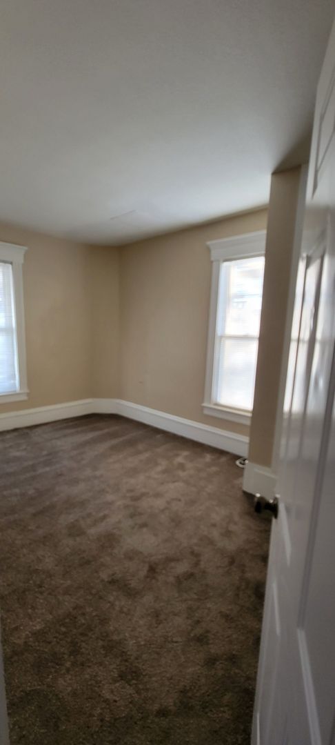 Building Photo - 2 Bedroom 1 Bath