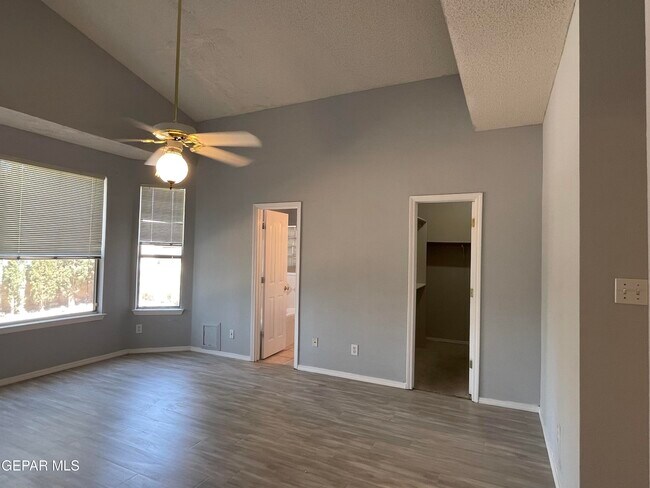 Building Photo - 3701 Trina Pl