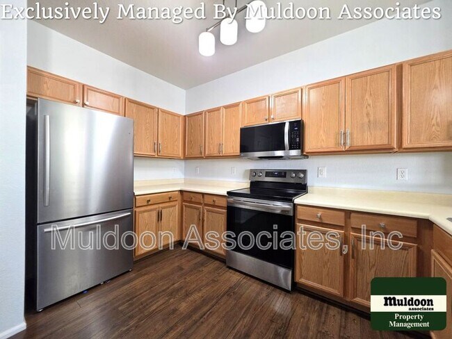 Building Photo - 6017 Ensemble Heights